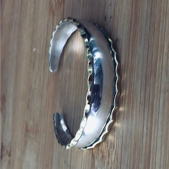 $118 Sterling & Gold Estate Cuff Marked MEXICO 925 - Picture 2 of 6